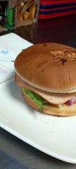 Tải video: Hamburger #foodlover  #foodies #foodie #food #2022 #france #humburger #hamburgers #hamburgersteak #hamburgersauce #cheeseburger #cheeseburgers  #cheese #cheeselover (5)