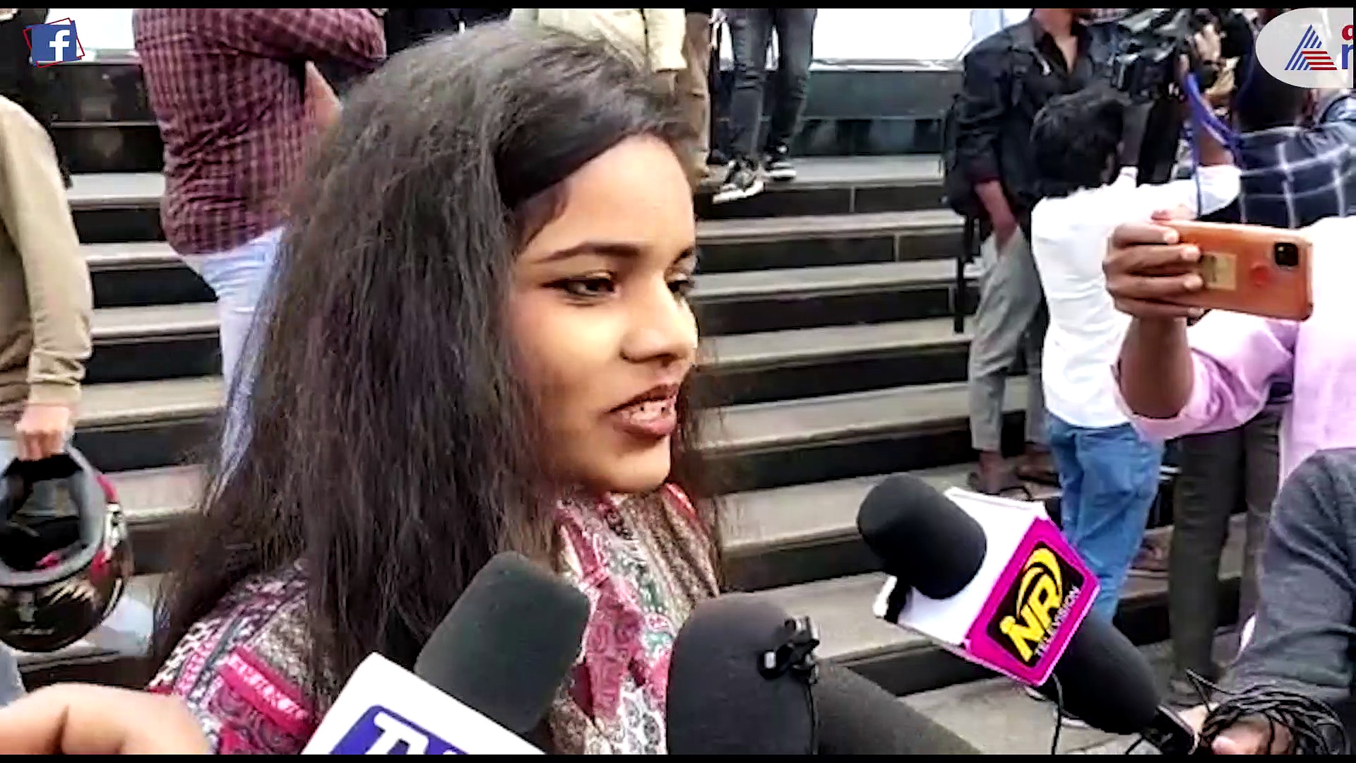 లక్కీ లక్ష్మణ్ పబ్లిక్ టాక్ : మాస్ సీన్స్ పెట్టి ఉండే బాగుండేది..!