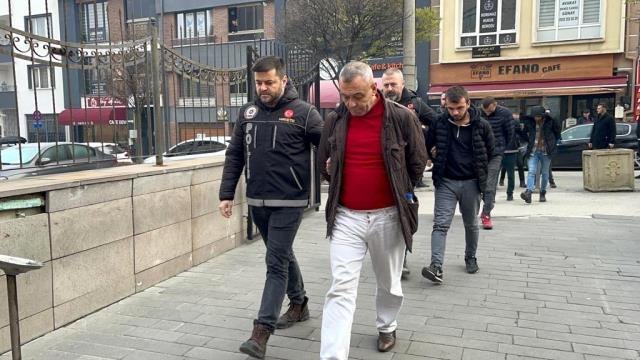 Uyuşturucu madde operasyonunda yakalanan 8 şüpheli adliyeye sevk edildi