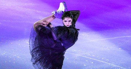 Une patineuse artistique reproduit la fameuse danse de Mercredi et casse Internet