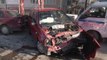 Afyon'da feci kaza: Kontrolden çıkan otomobil park halindeki 3 araca çarparak durabildi