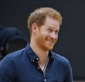 Dragué par une Japonaise, le prince Harry prouve sa fidélité à Meghan Markle