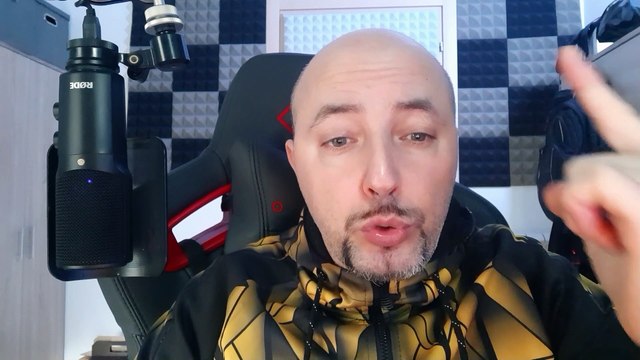 Volano paroloni al GF Vip, Daniele è una furia contro Oriana dopo quello che ha saputo