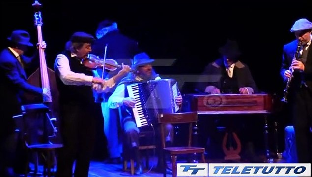 Video News - CAPODANNO CON MONI OVADIA