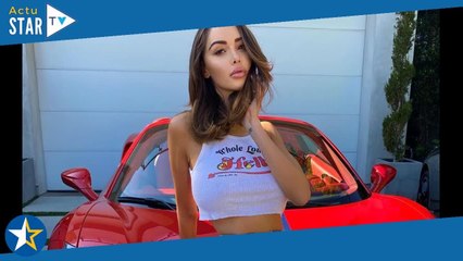 Nabilla ose un immense décolleté dans une robe royale et irisée : soirée au bout du monde avec Thoma