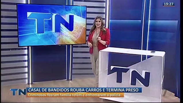 Casal é preso após roubar carros e sequestrar família na porta de casa