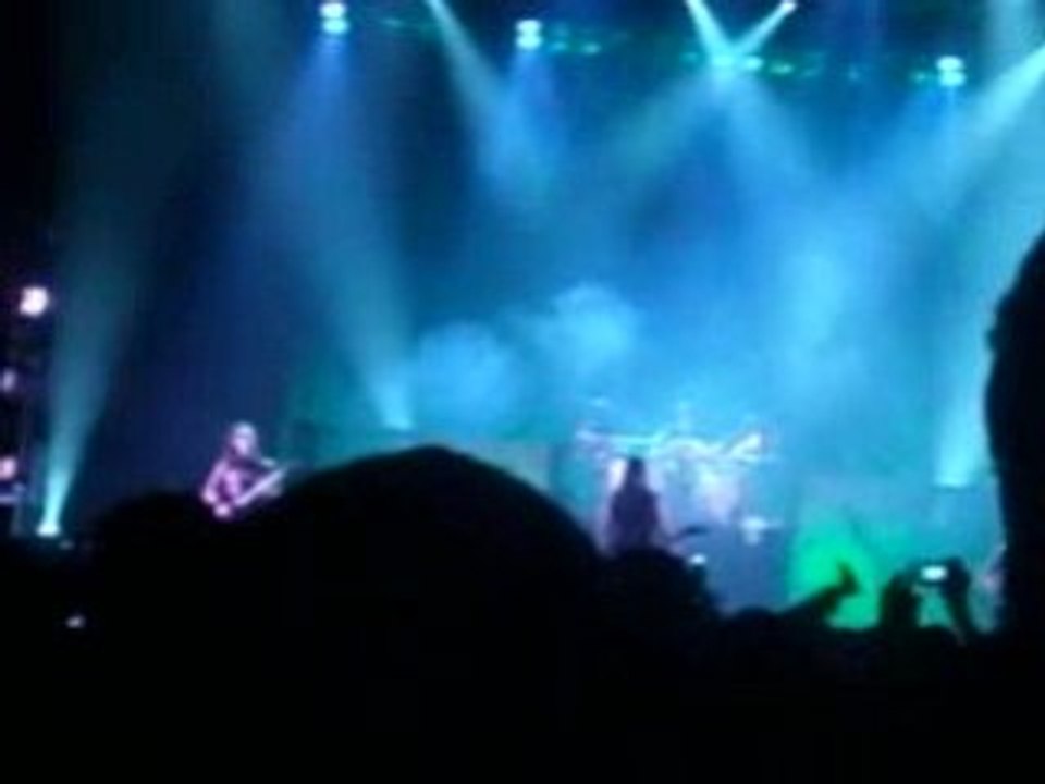 Concert Bullet For My Valentine - tears don't fall