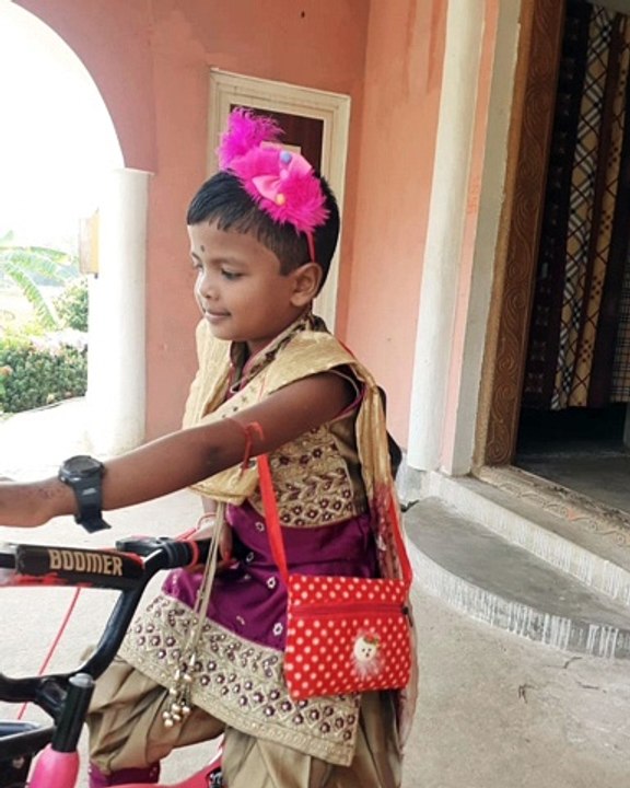 Bidyashree ki bicycleविधाश्री की बिक्सिकाले please follow me