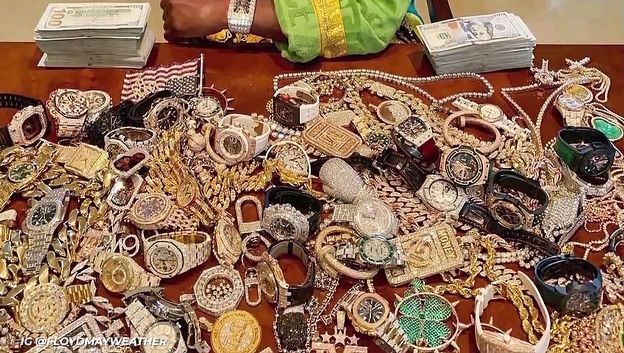 Inside Floyd Mayweather's $200 Million Dollar Yacht