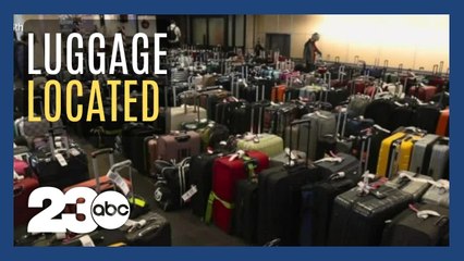 Texting teacher helps Southwest passengers find their luggage