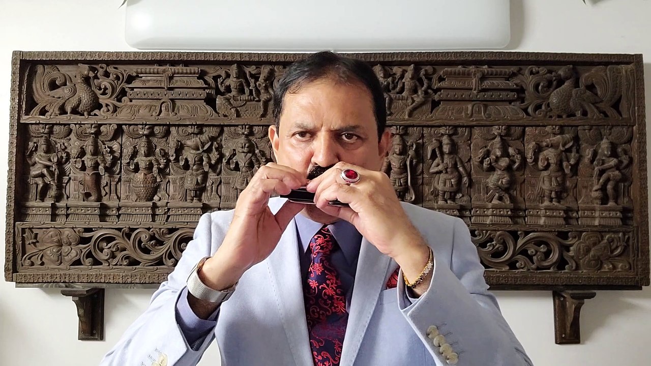 Behna Ne Bhai Ki Kalai Se Pyar Bandha Hain-Film Resham Ki Dori 1974 on Harmonica Live Performance by Mukund Kamdar