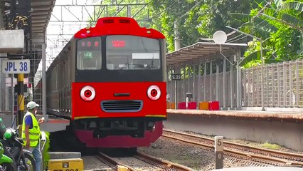 kereta anak anak keluarga tayo