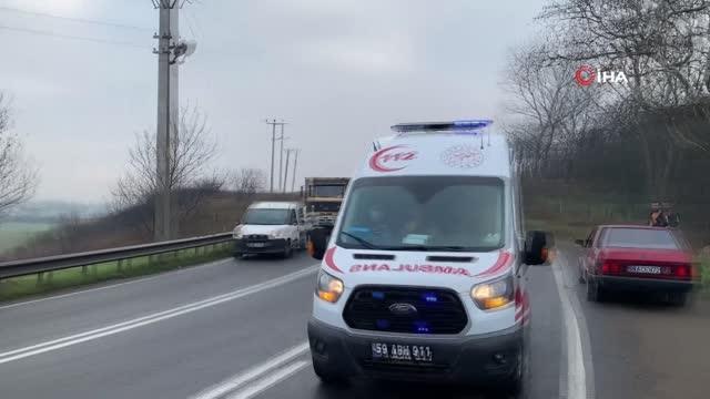 Direksiyon hakimiyetini kaybeden motosiklet sürücüsü otomobille kafa kafaya çarpıştı: 1 yaralı