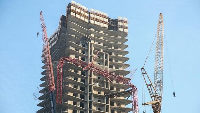 İzmir'de 6 işçinin öldüğü facia sonrası inşaat sahibi yurt dışına çıkmak üzereyken havalimanında yakalandı! Vinç şirketi sahibi ise her yerde aranıyor