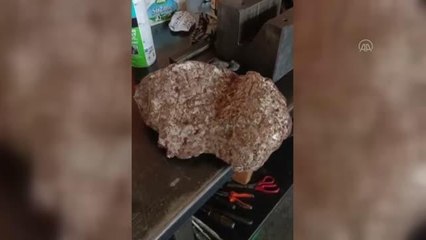 Konyalı iş insanı gök taşından kalp figürlü kolye yaptırdı