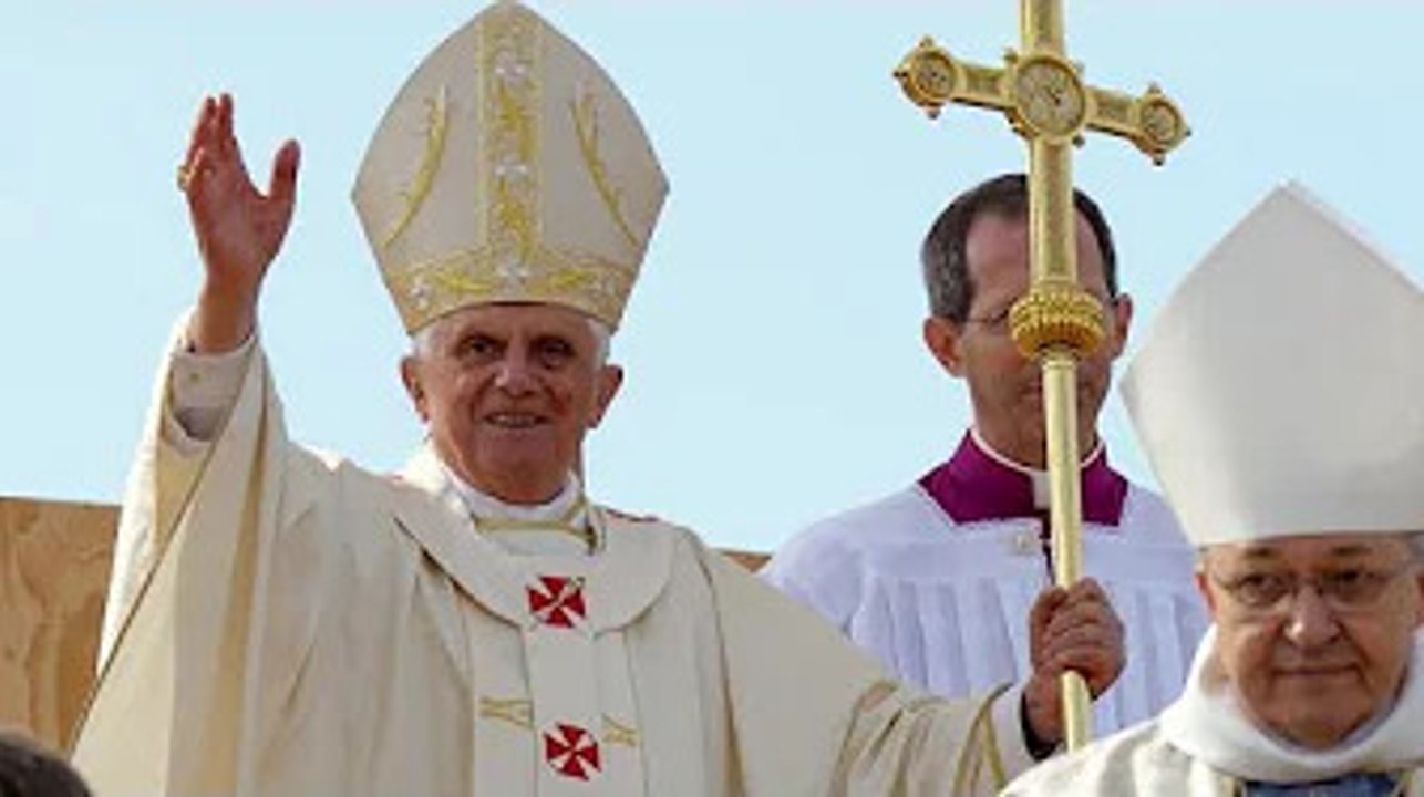 Décès du pape à la retraite Benoît XVI