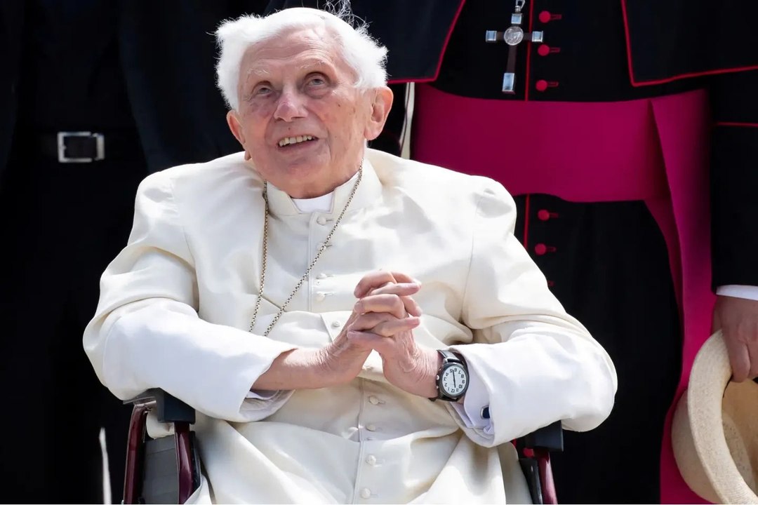 Benoit XVI est mort