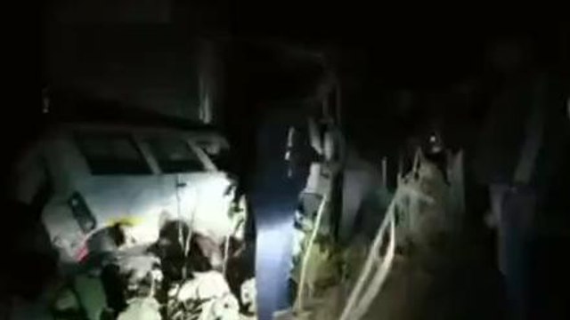 মর্মান্তিক!নিয়ন্ত্রণ হারিয়ে উল্টে গেল অ্যাম্বুল্যান্স;মৃত ১,গুরত্বর আহত ৬