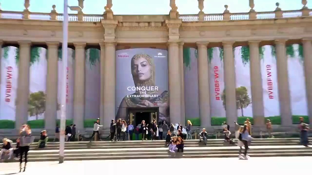 Say yes to the dress - se18 - ep08 - fashionably late hd watch