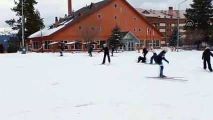 Sporcular Ilgaz Dağı'nda kayak sezonunu açtı