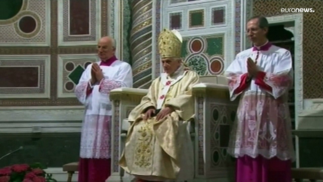 'Gigant des Glaubens': Politiker würdigen verstorbenen Ex-Papst