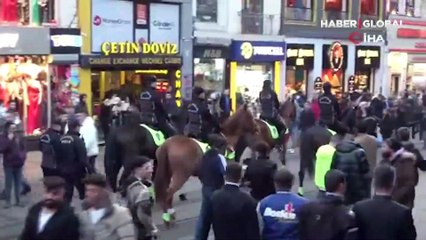 Taksim İstiklal’de vatandaşların yılbaşı yoğunluğu