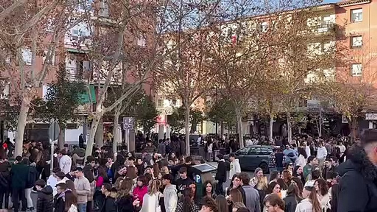 Multitudinarias migas en el barrio de Santa Teresa para despedir 2022