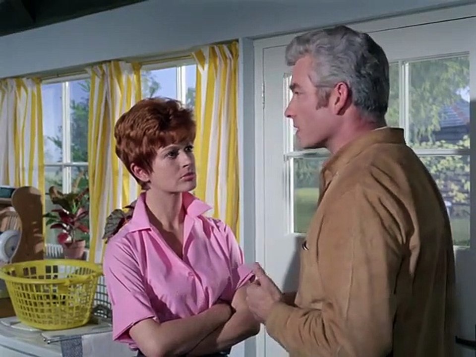 Man in a Suitcase - Se1 - Ep24 HD Watch