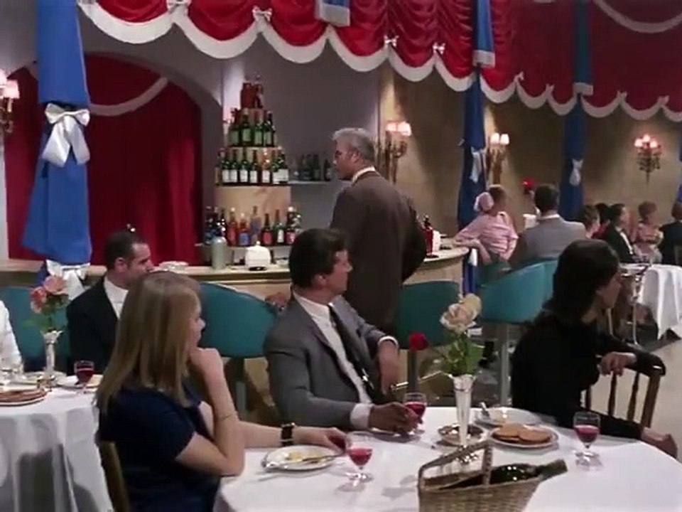 Man in a Suitcase - Se1 - Ep28 HD Watch