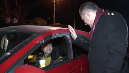 Vali Çuhadar'dan yılbaşı gecesi sürücülere sıcak çorba ikramı