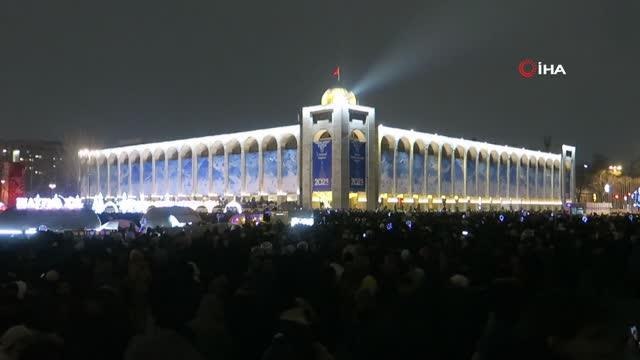 Kırgızistan'da yeni yıl havai fişeklerle karşılandı
