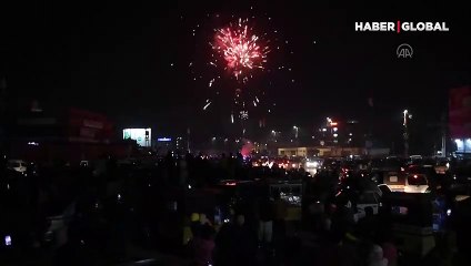 Pakistan’da yeni yıl kutlamaları kameraya böyle yansıdı