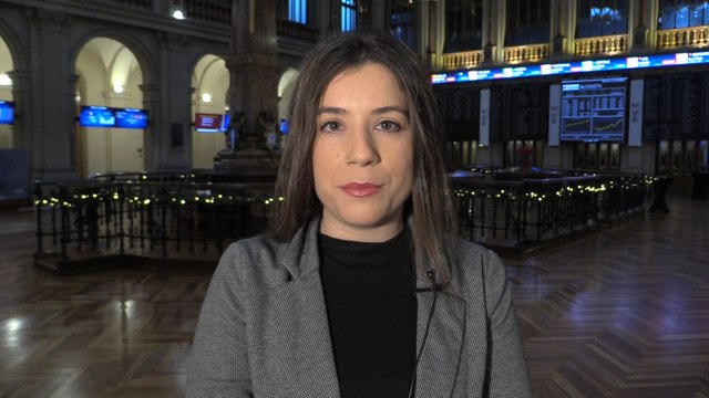 La bolsa española cambia al tono negativo, pero mantiene ganancias semanales del 3 %