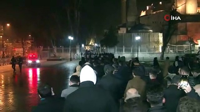 Prof. Erbaş 2023'ün ilk sabah namazını Ayasofya Camisi'nde kıldırdı!