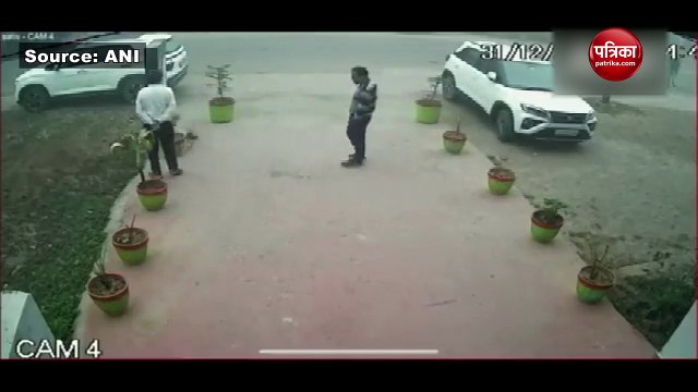 दिनदहाड़े महिला के किडनैपिंग की कोशिश, CCTV में कैद हुई घटना