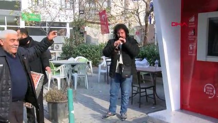 Mahalleye takılan ATM cihazını davul zurna ile kutladılar