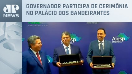 Tarcísio chega na Alesp para posse do governo de SP; assista cerimônia