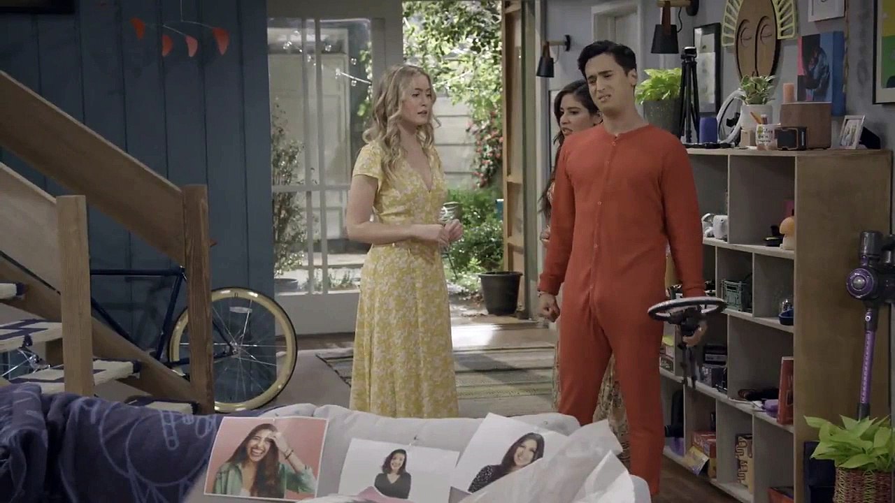 Pretty smart - se1 - ep02 - get this! chelsea got a package! hd watch