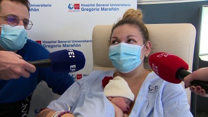 Iratxe, primera bebé del 2023, llega a una familia "muy uvera"
