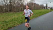 L'arrivée de Nicolas Baïolet vainqueur des 14 km de la corrida des Saints-Innocents à Chimay