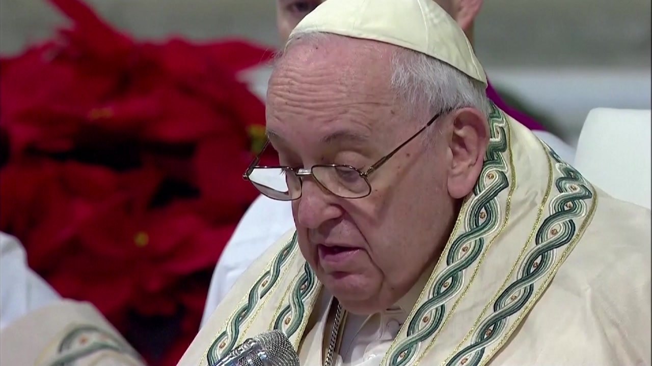 프란치스코 교황, 새해 첫 미사에서 베네딕토 전 교황 추모 / YTN