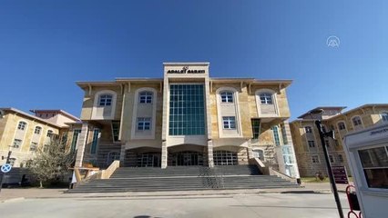 Uşak'taki trafik kazasında üniversite öğrencisi hayatını kaybetti, 4 kişi yaralandı