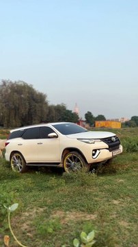 Modified Fortuner 4x4 Crossing Stiffed Field #trendingshorts #fortuner #modified #4wd #stunt