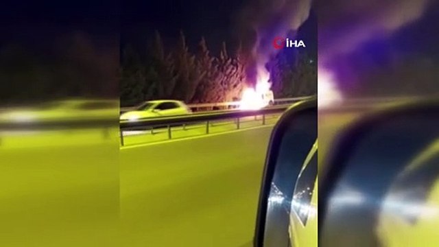 TEM’de yanan hafif ticari araç alev topuna döndü