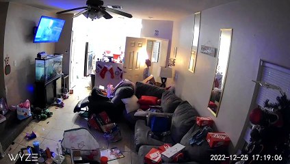 Girl Runs Out of House After Accidentally Setting Her Hair on Fire