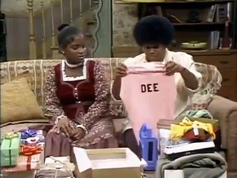 Whats Happening - Se3 - Ep13 - A Present for Dee HD Watch