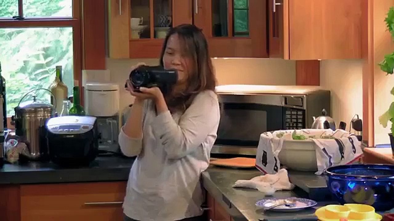 Amy Schumer Learns to Cook - Se2 - Ep03 - Takeout Favorites and Finger Foods HD Watch