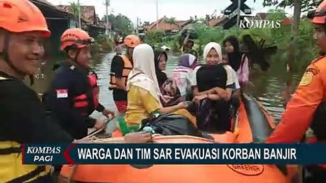 Gunakan Perahu Karet dan Pelampung, Warga dan Tim SAR Evakuasi Lansia dari Banjir Pekalongan