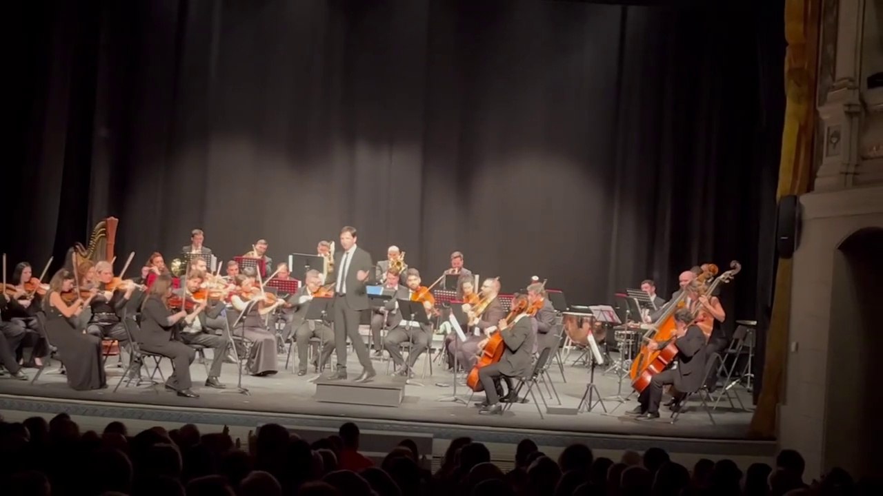 La Marcha Radetzky suena en el Teatro de Rojas