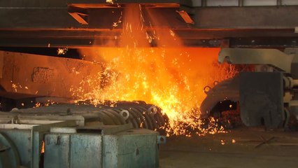 뜨거운 쇳물 '콸콸..."힘찬 새해 새 출발" / YTN